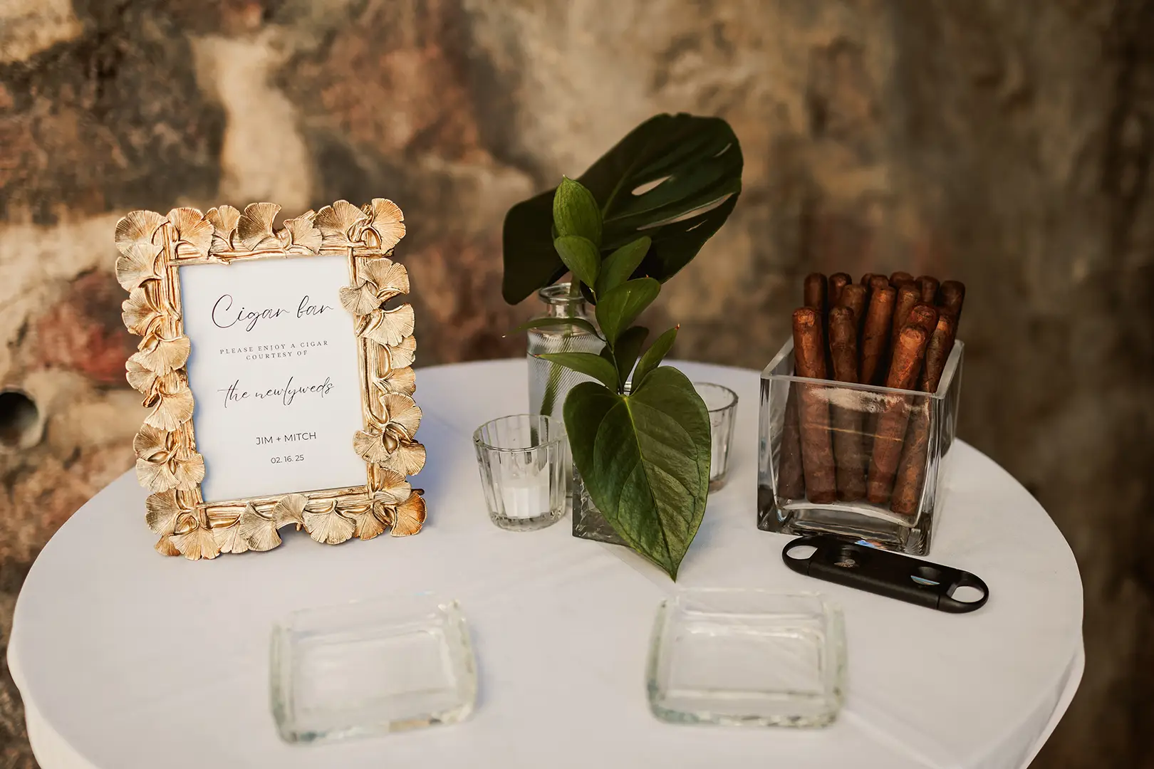 Cigar bar detail