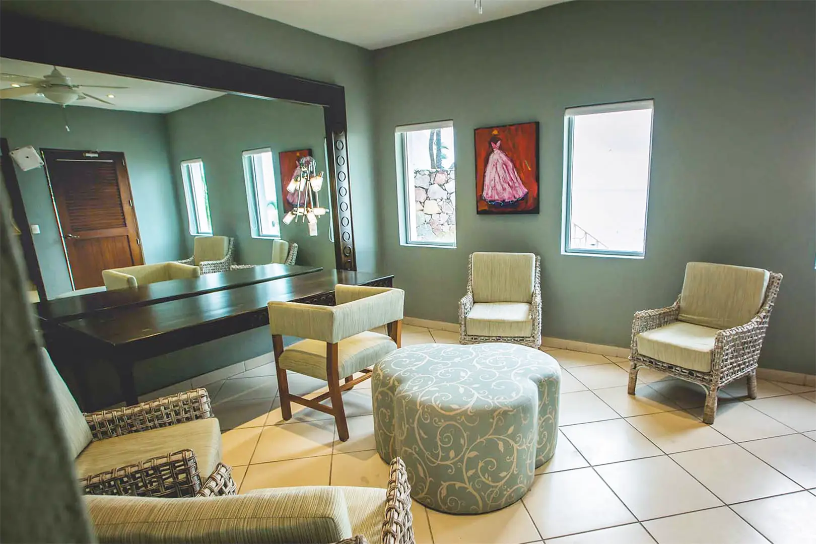 Dressing room by the middle terrace